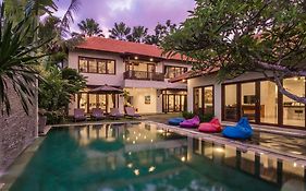 Amore Villas